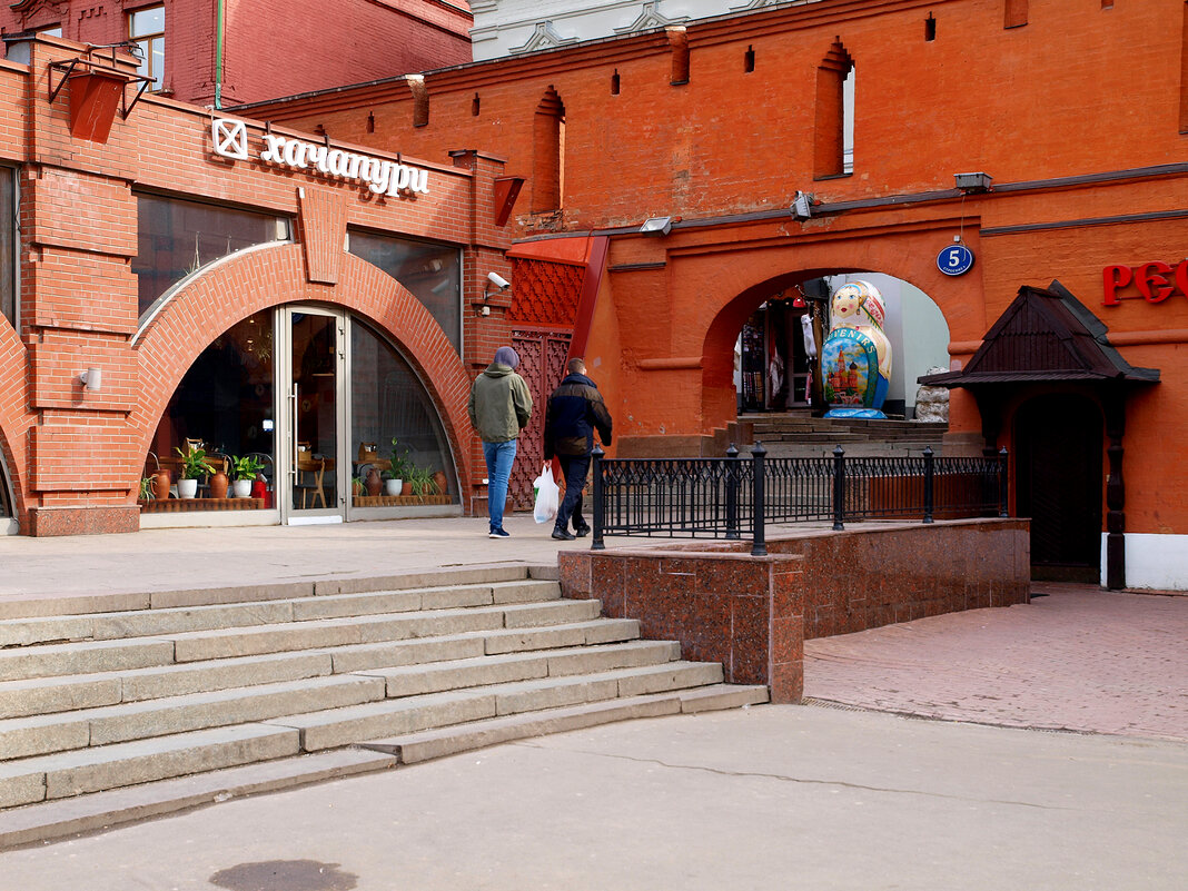 Площадь Революции - Игорь Белоногов