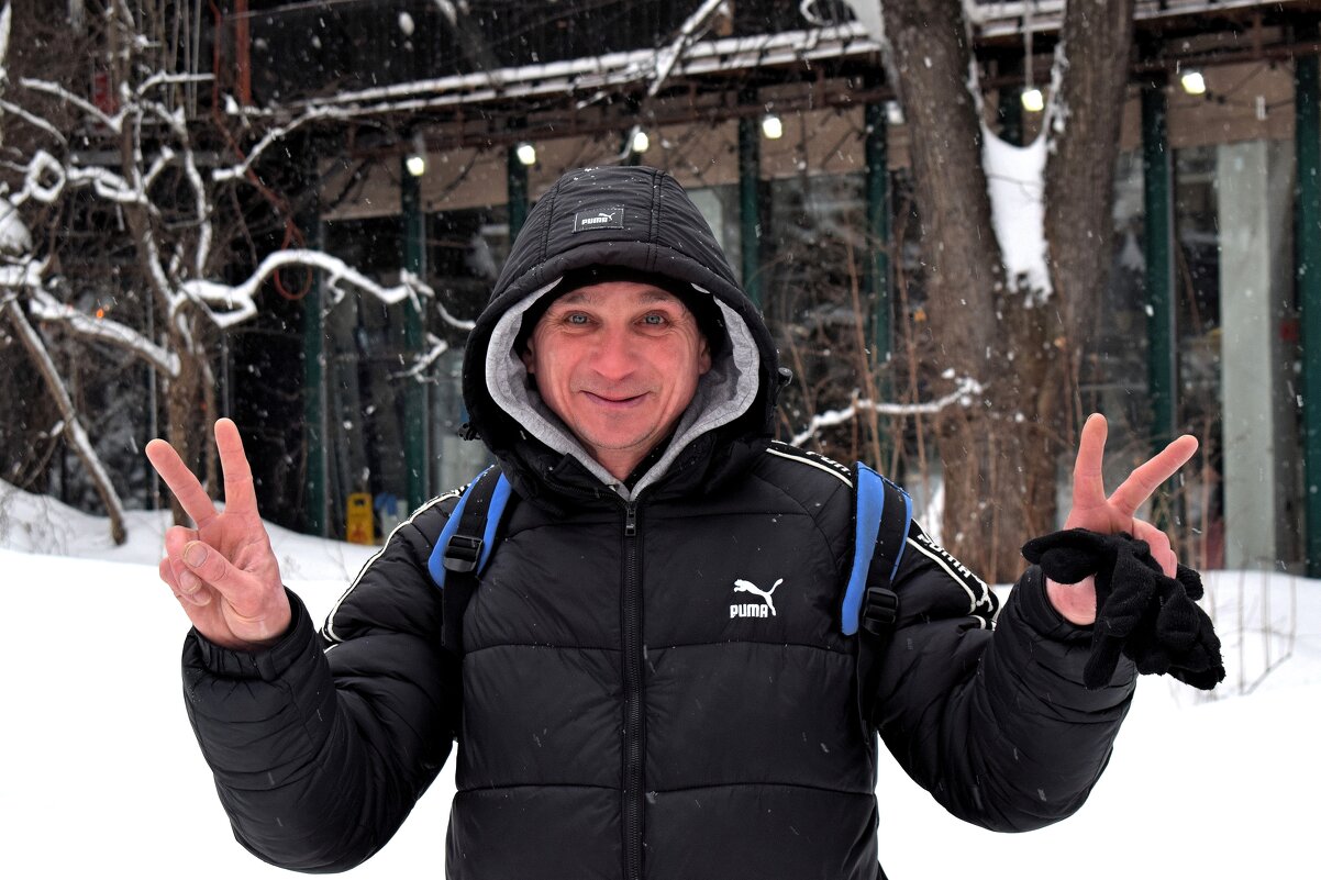 С улыбкой провожает зиму. - Татьяна Помогалова С улыбкой провожает зиму. - Татьяна Помогалова