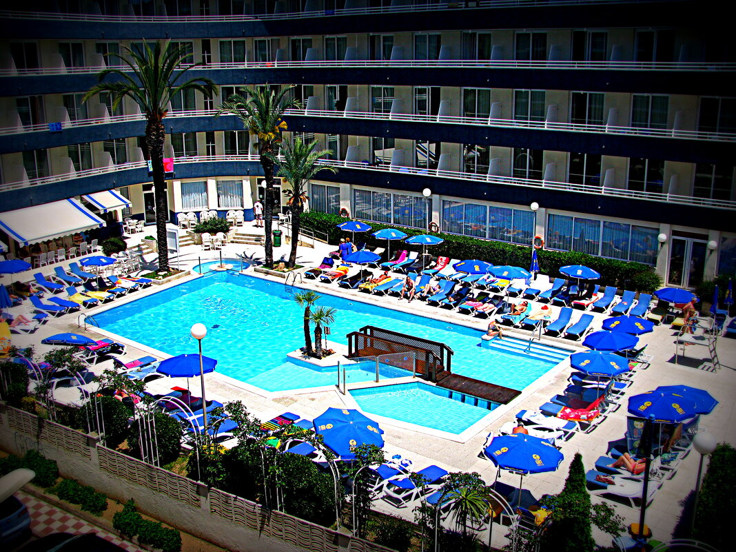 База туристов. - Владимир Драгунский База туристов. - Владимир Драгунский