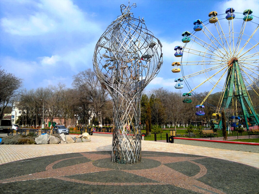 Керчь. Скульптура "Дары моря". - Пётр Чернега Керчь. Скульптура "Дары моря". - Пётр Чернега