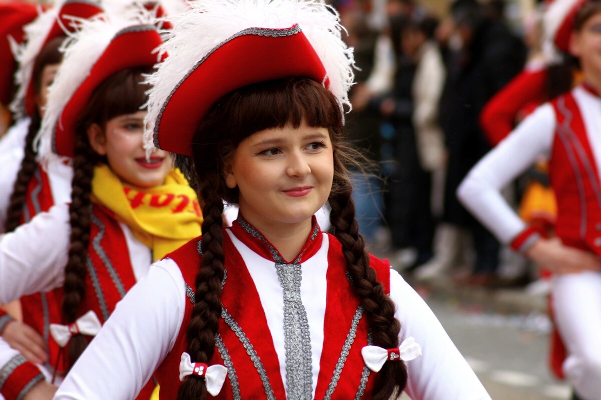 На карнавале - Юрий. Шмаков