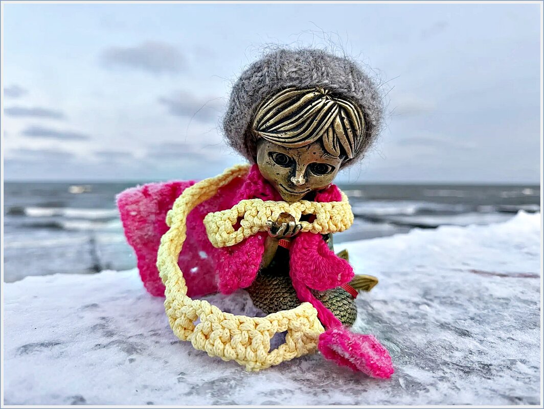 Миниатюрная скульптура Русалка Тина с янтариком. - Валерия Комова