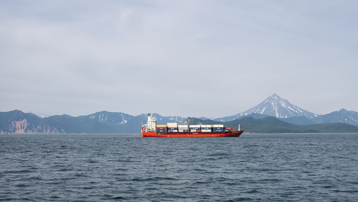 грузовые перевозки в Тихом океане - Антон Лихач