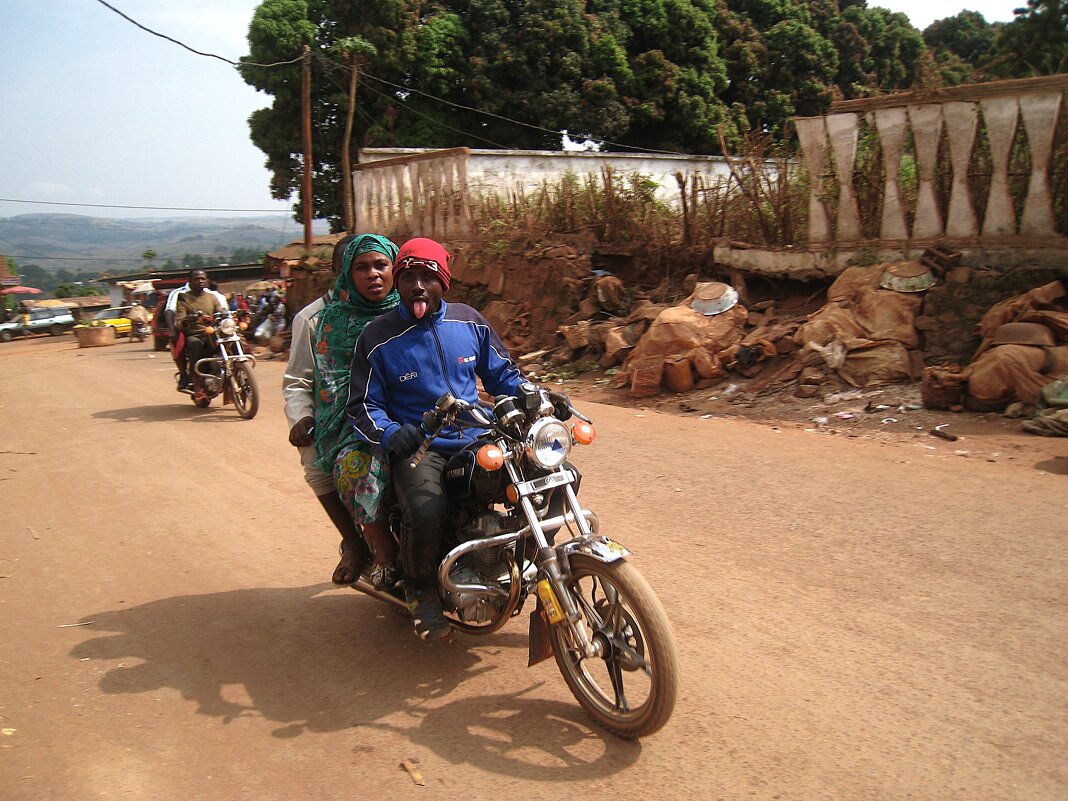 Невоспитанный мотобайкер. - unix (Илья Утропов)