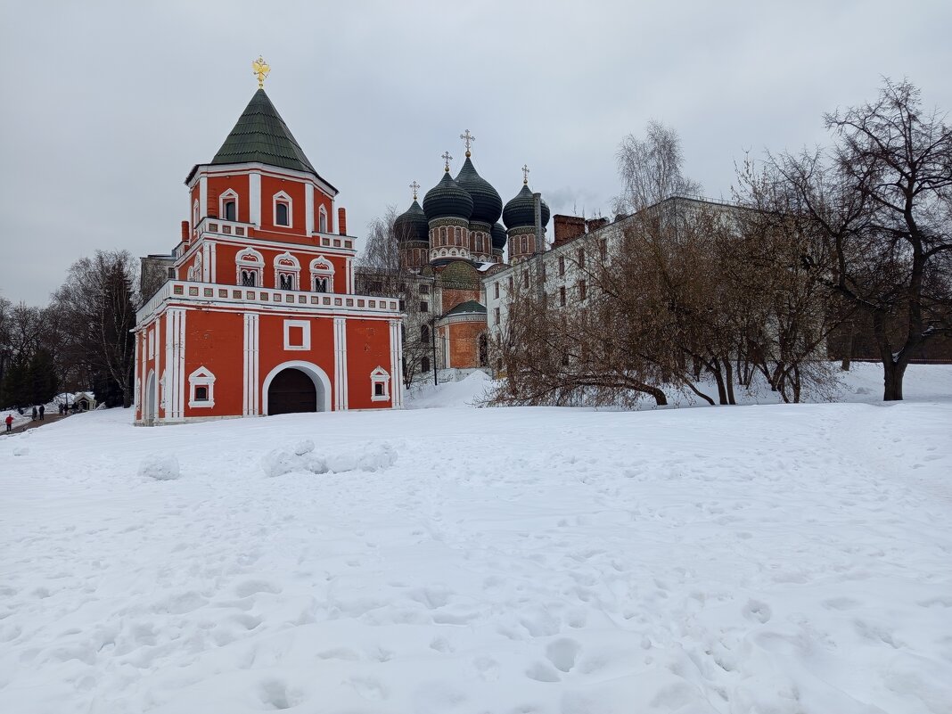 Солнце пока не балует - Андрей Лукьянов