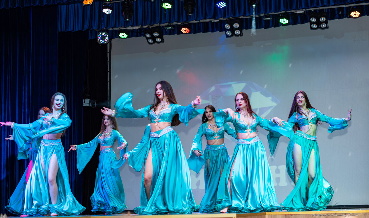 Концетное выступление к 8 Марта - Геннадий Б