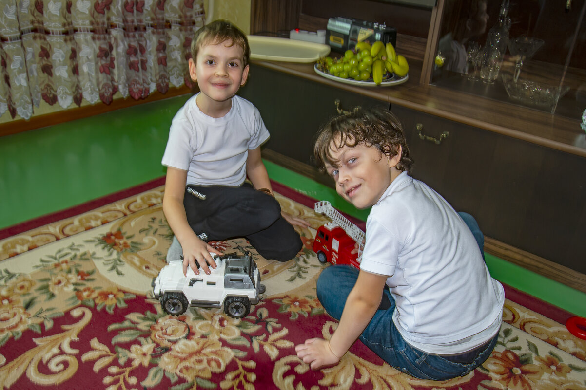 Ребята - Анатолий Чикчирный