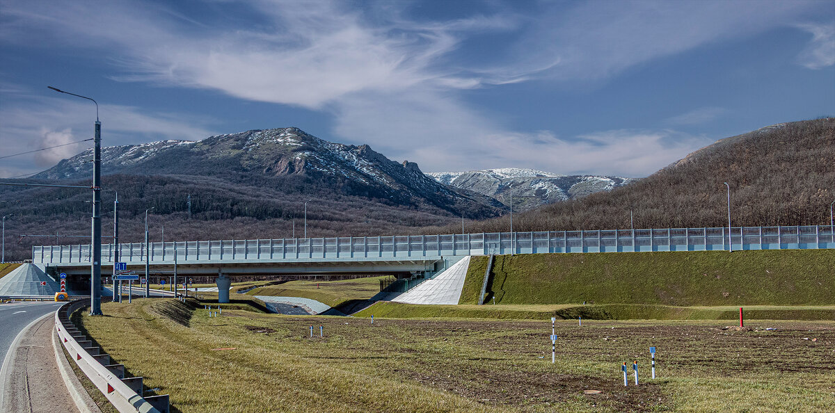 Еще в горах белеет снег - Юрий Яловенко