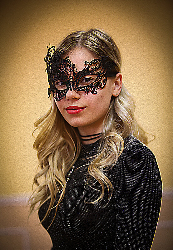 Девушка- загадка. - Александр Дмитриев