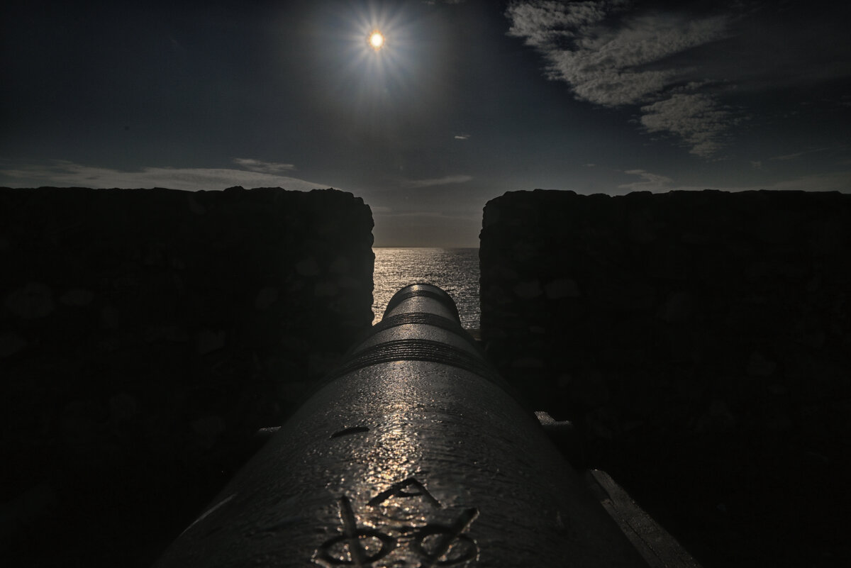 Шри-Ланка. Орудия форта Галле.... соскучившиеся за века по работе... - Александр Беляков Шри-Ланка. Орудия форта Галле.... соскучившиеся за века по работе... - Александр Беляков