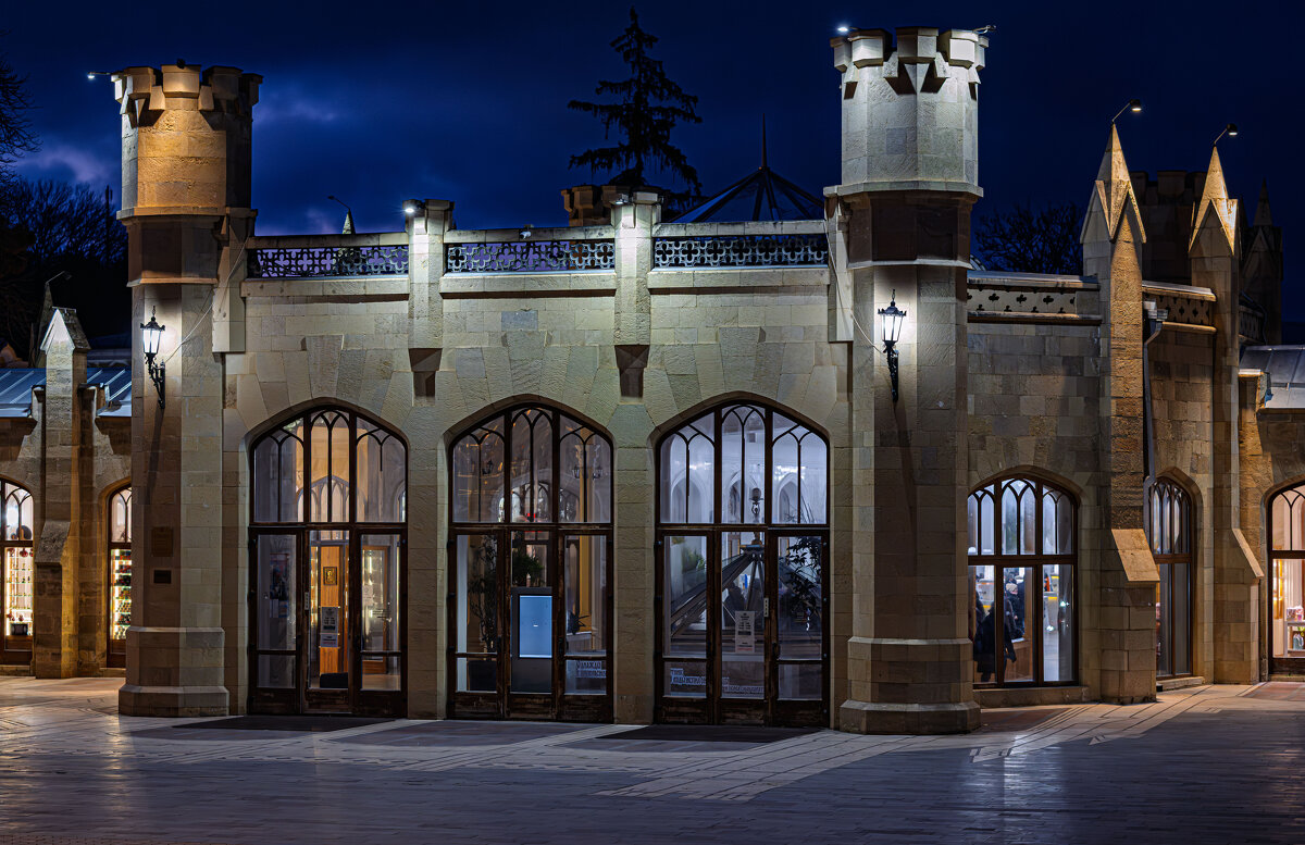 Весенний, но Ночной Кисловодск! - Вячеслав Назаренко