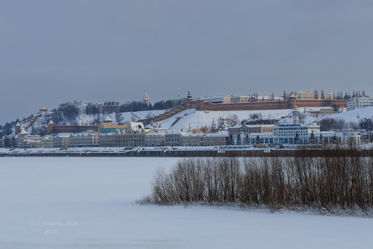 Вид на Нижний Новгород со Стрелки - Александр Синдерёв