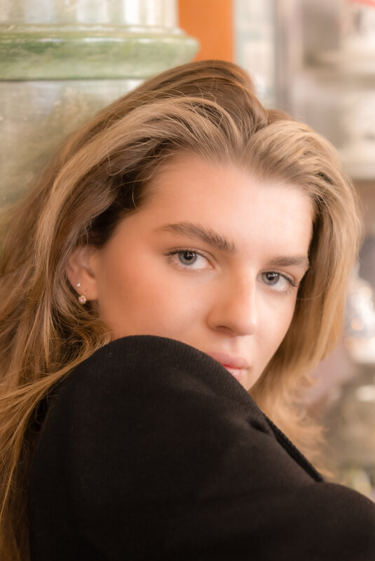 Девушка - Илья Шенгелия