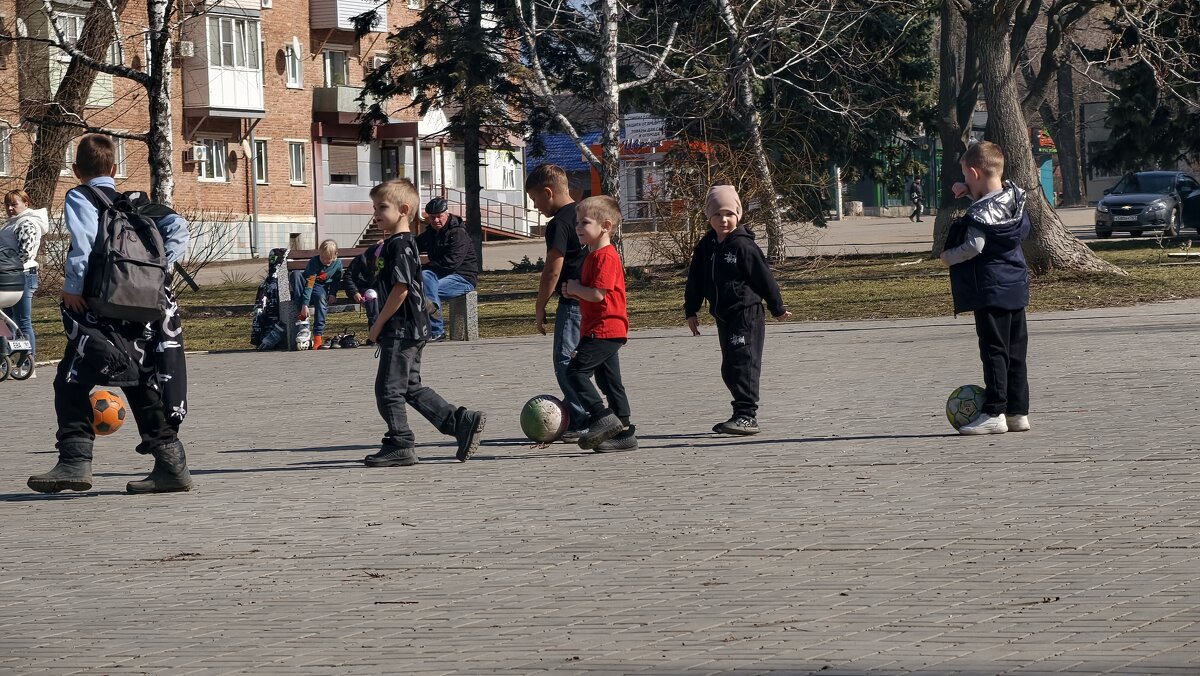 Ребята нашего двора. - Мариша Ребята нашего двора. - Мариша