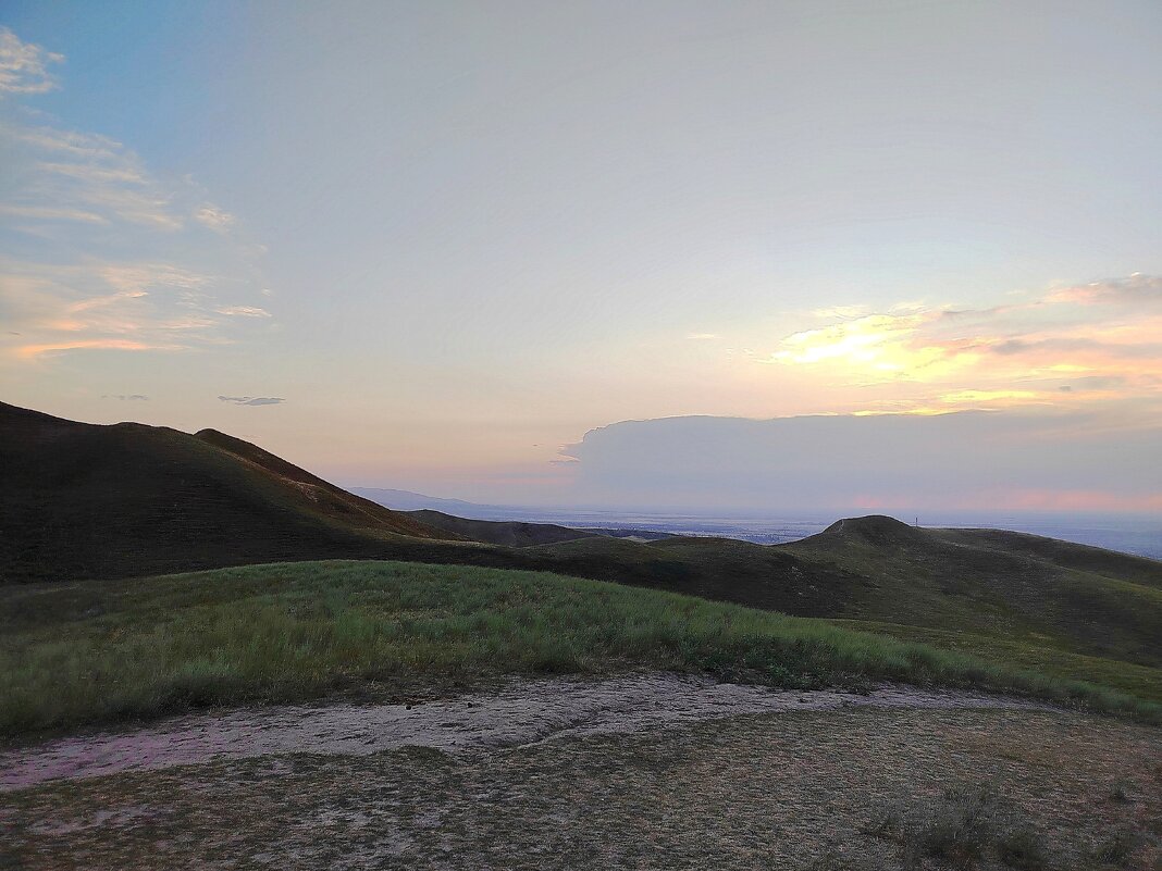 Кыргызский хребет Внутреннего Тянь-Шаня. Вечер в горах - Фотогруппа Весна Кыргызский хребет Внутреннего Тянь-Шаня. Вечер в горах - Фотогруппа Весна