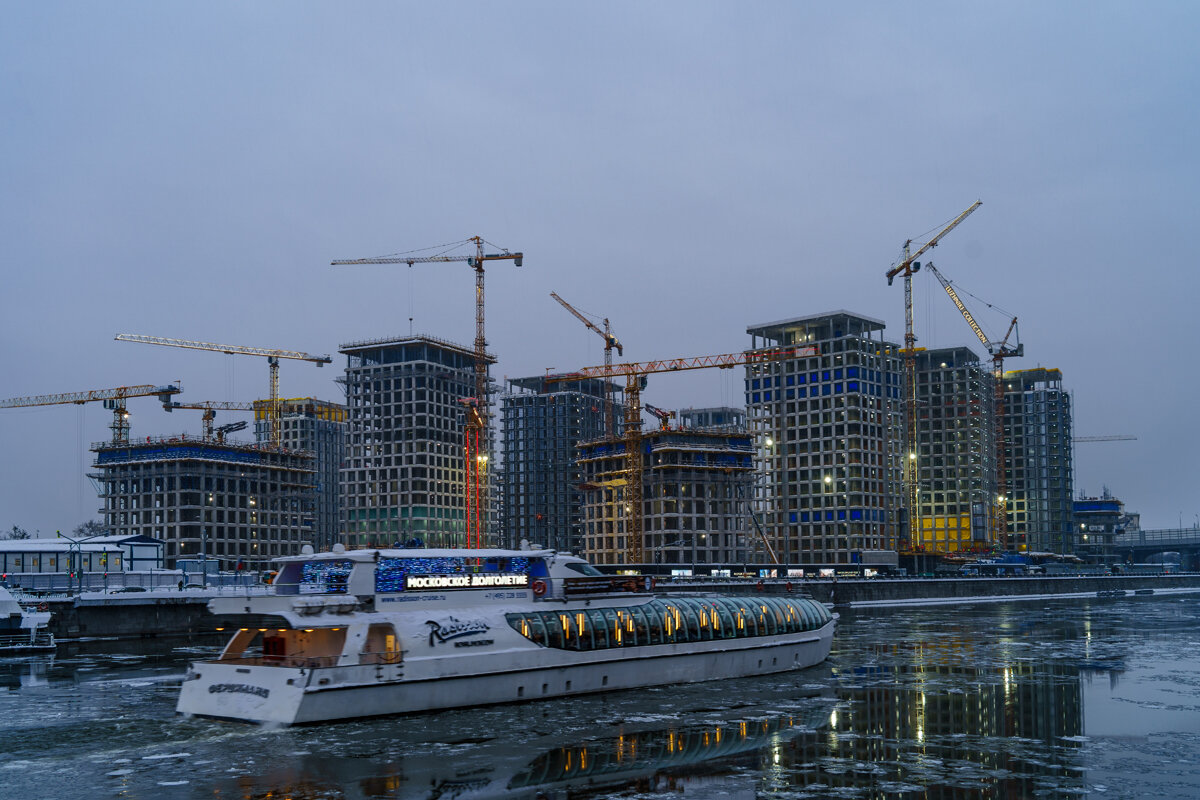 Стройка вечером. - Владимир А.Р. Стройка вечером. - Владимир А.Р.