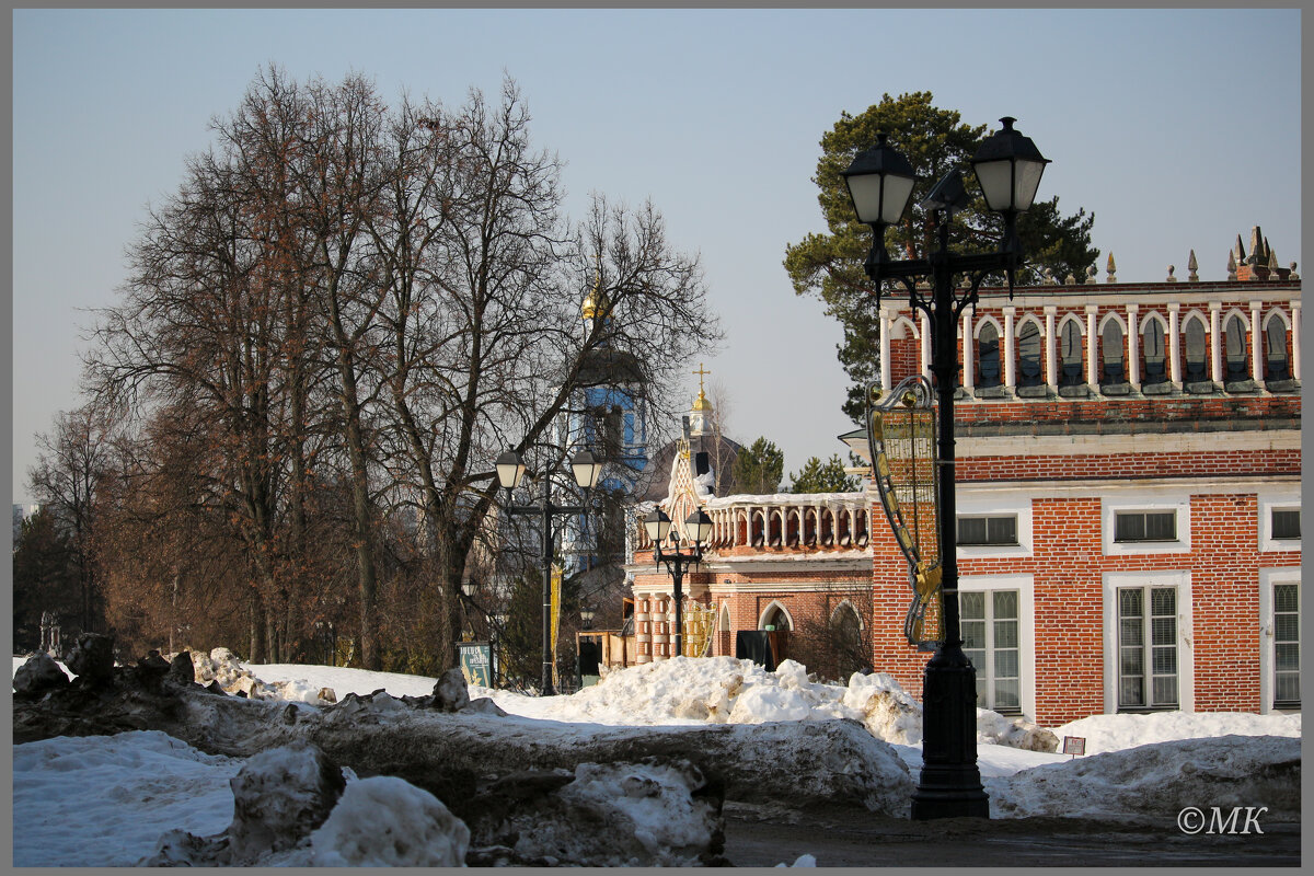 Весна в Царицыно - Михаил Кобзев