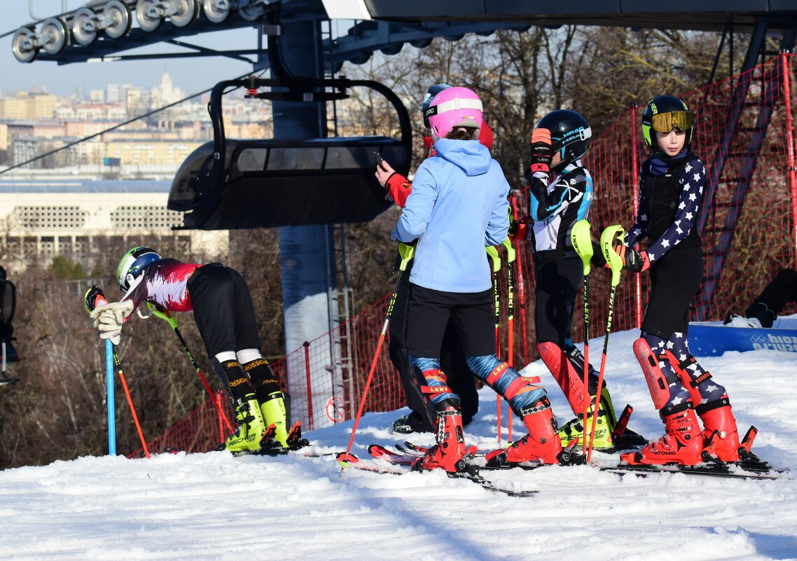 Маленькие горнолыжницы. - Наталья Вязигина Маленькие горнолыжницы. - Наталья Вязигина