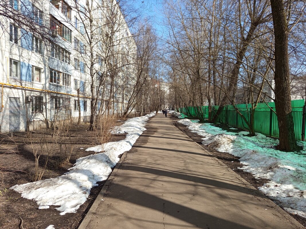Март в городе - Андрей Лукьянов Март в городе - Андрей Лукьянов