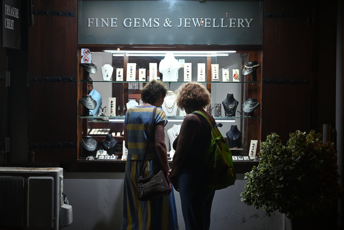 Шри-Ланка. Люди, лица, города... - Александр Беляков