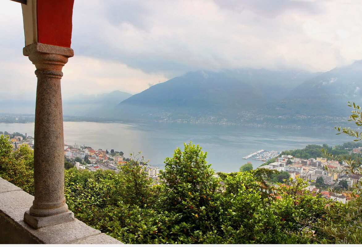 Начало лета, вид на озеро Лаго-Маджое - ZNatasha -