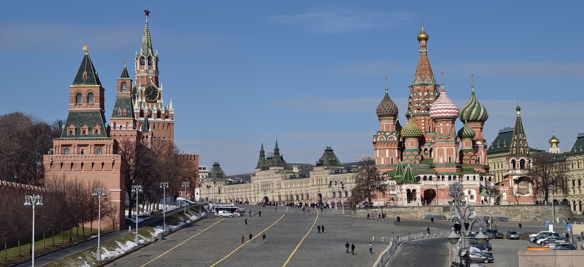 Васильевский спуск - <<< Наташа >>>