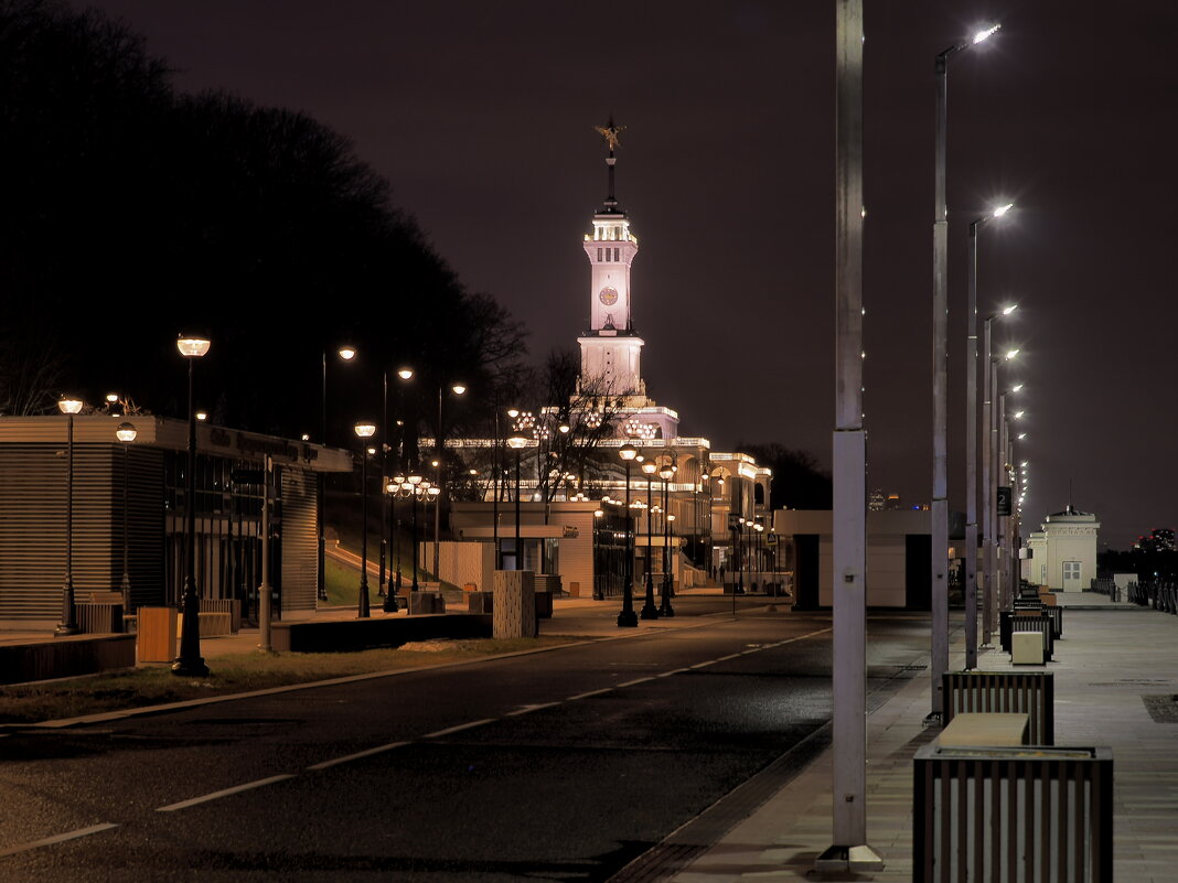Межсезонье у Северного речного вокзала. - Евгений Седов