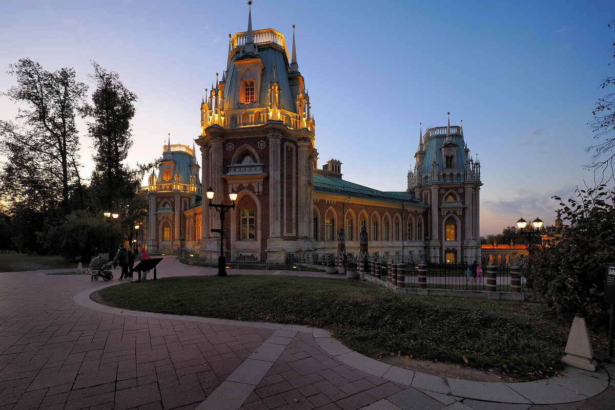 Осенний вечер в Царицыно. - Евгений Седов