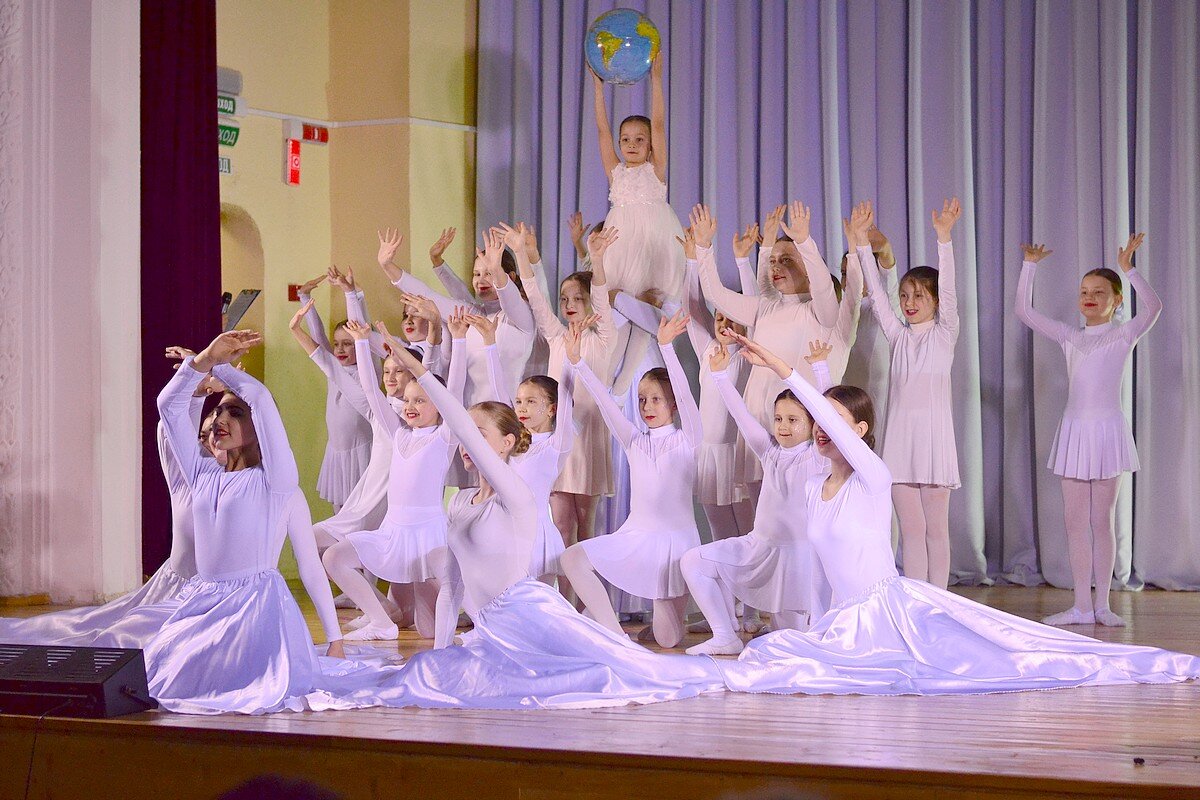 Земля и ангелы - Александр Рыжов