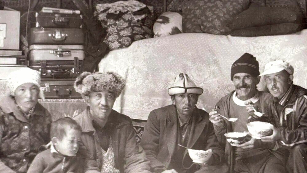 За дастарханом... - Георгиевич 