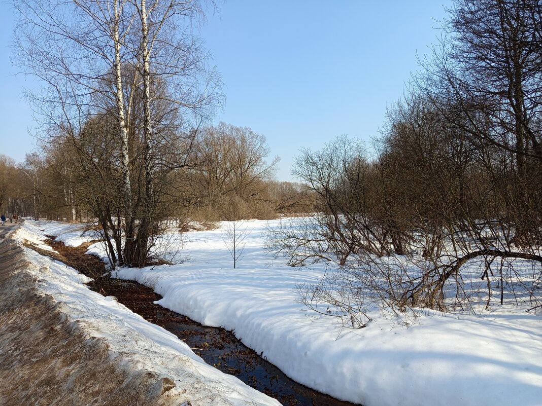 Март как он есть - Андрей Лукьянов Март как он есть - Андрей Лукьянов