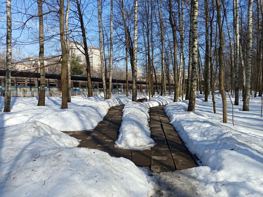 Март как он есть - Андрей Лукьянов Март как он есть - Андрей Лукьянов