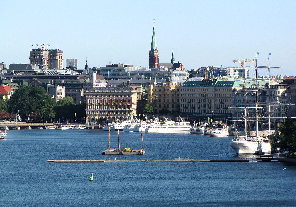Вид на Стокгольм со смотровой площадки Фьелльгатан (Fjällgatan) - Александр Ильчевский Вид на Стокгольм со смотровой площадки Фьелльгатан (Fjällgatan) - Александр Ильчевский