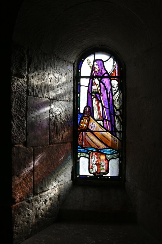 Витраж в часовеньке эдинбургского замка - Ольга Витраж в часовеньке эдинбургского замка - Ольга