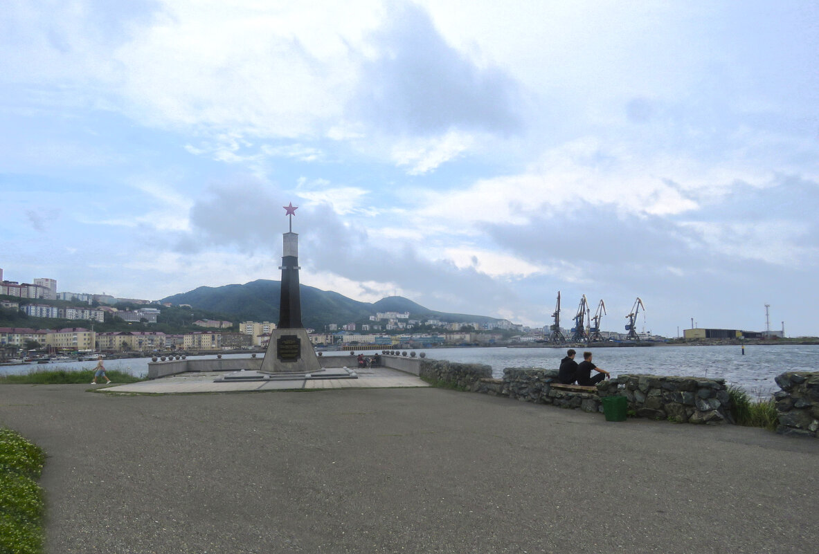 Где-то здесь проходит паромная переправа Ванино — Холмск соединяющая  остров с материком - ИРЭН@ .