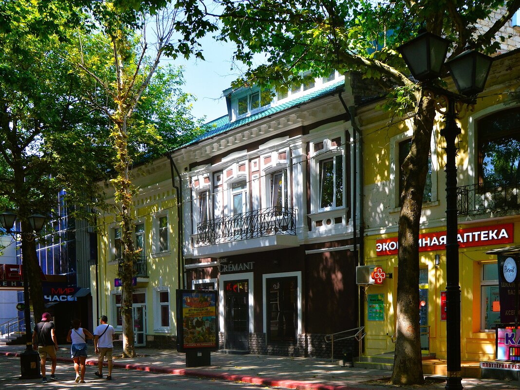 Керчь. Дом по ул. Ленина 37. - Пётр Чернега Керчь. Дом по ул. Ленина 37. - Пётр Чернега