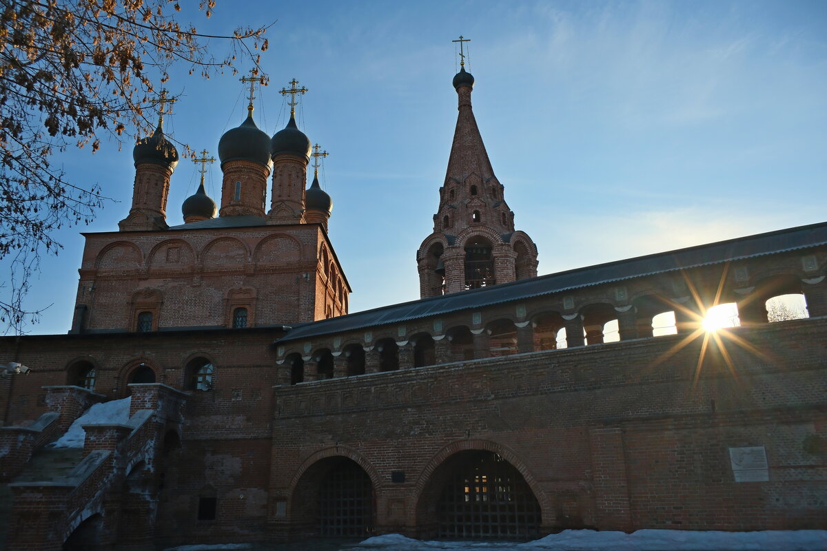 Москва. Крутицкое подворье. - Лютый Дровосек Москва. Крутицкое подворье. - Лютый Дровосек