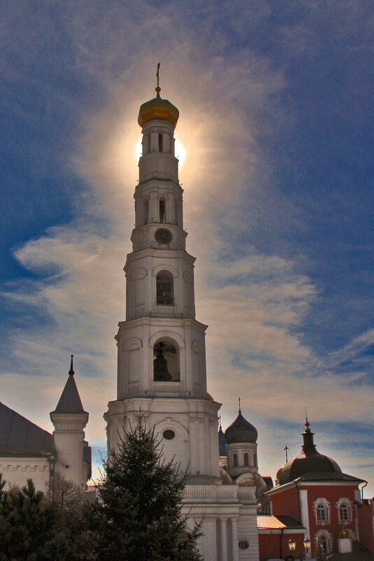 Колокольня монастыря в контровом свете - Дмитрий Балашов