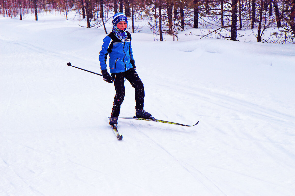 Март...Юный спортсмен на лыжне! - Владимир 