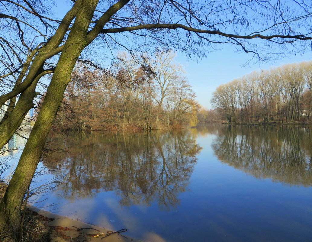 У реки - Ирина Олехнович