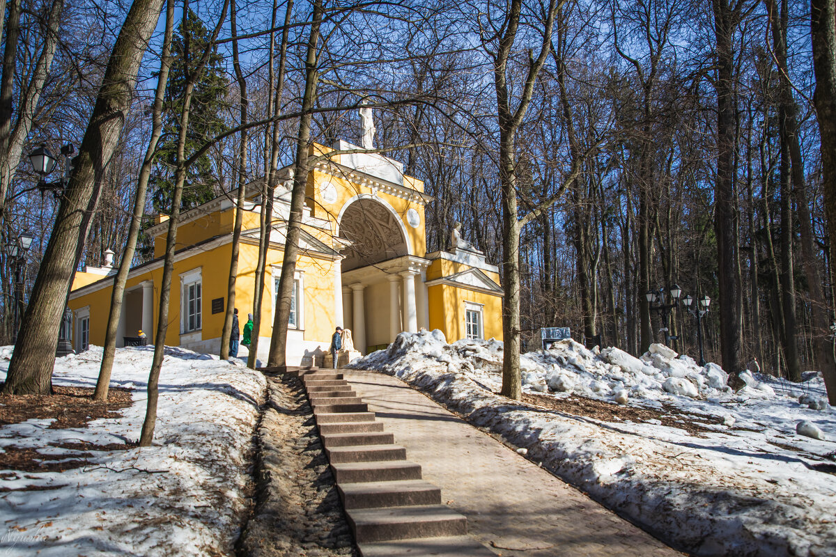 Весенний день в Царицыно - Nyusha .