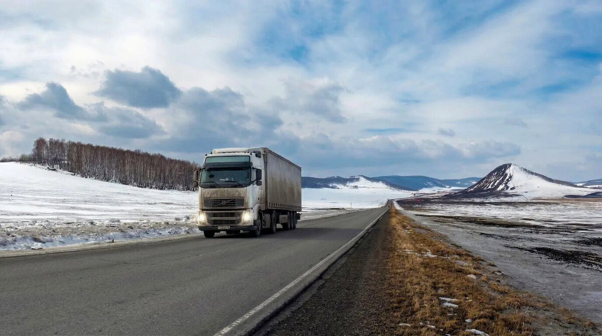 **** - Алексей Мезенцев