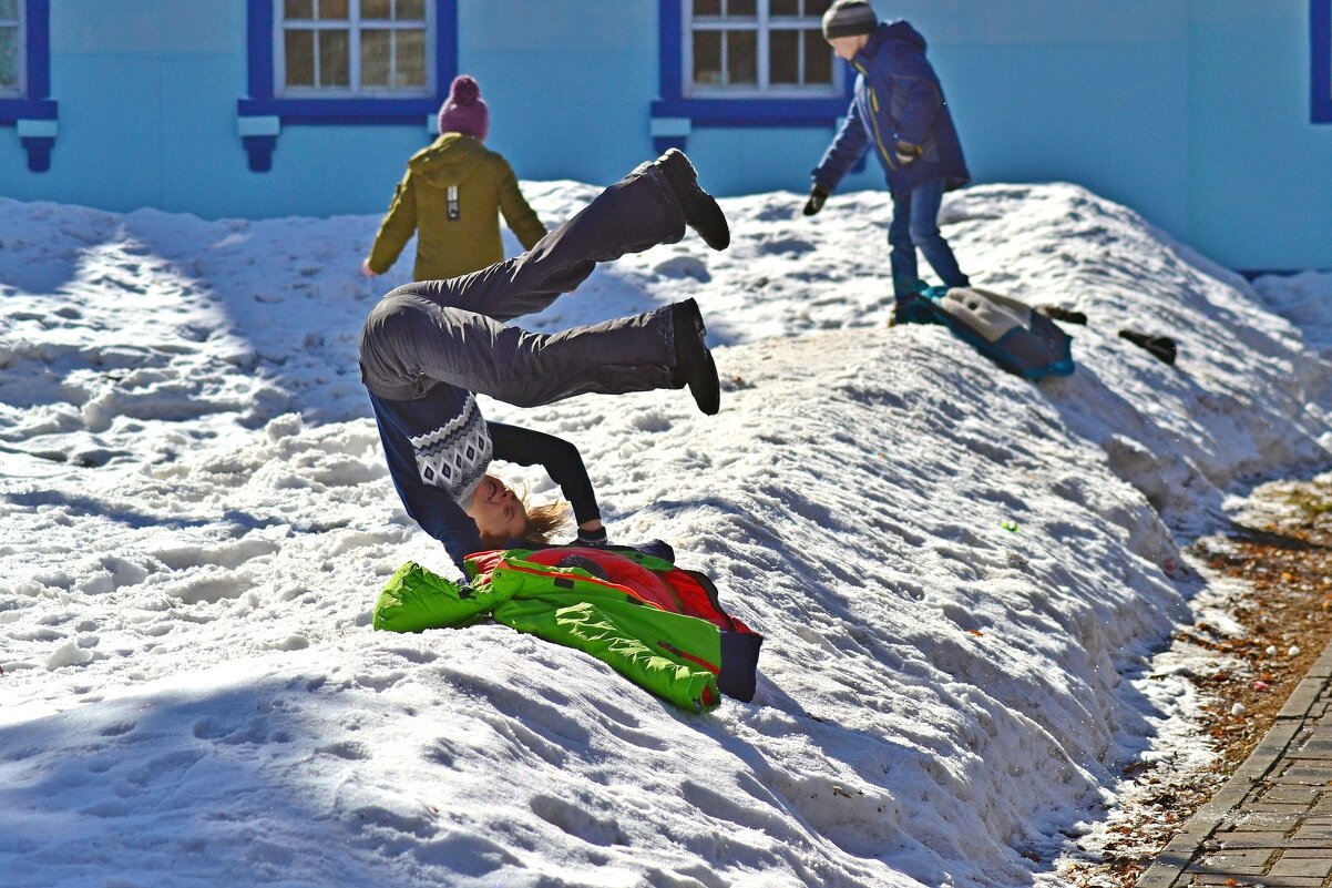 Ура! Каникулы! - Михаил К