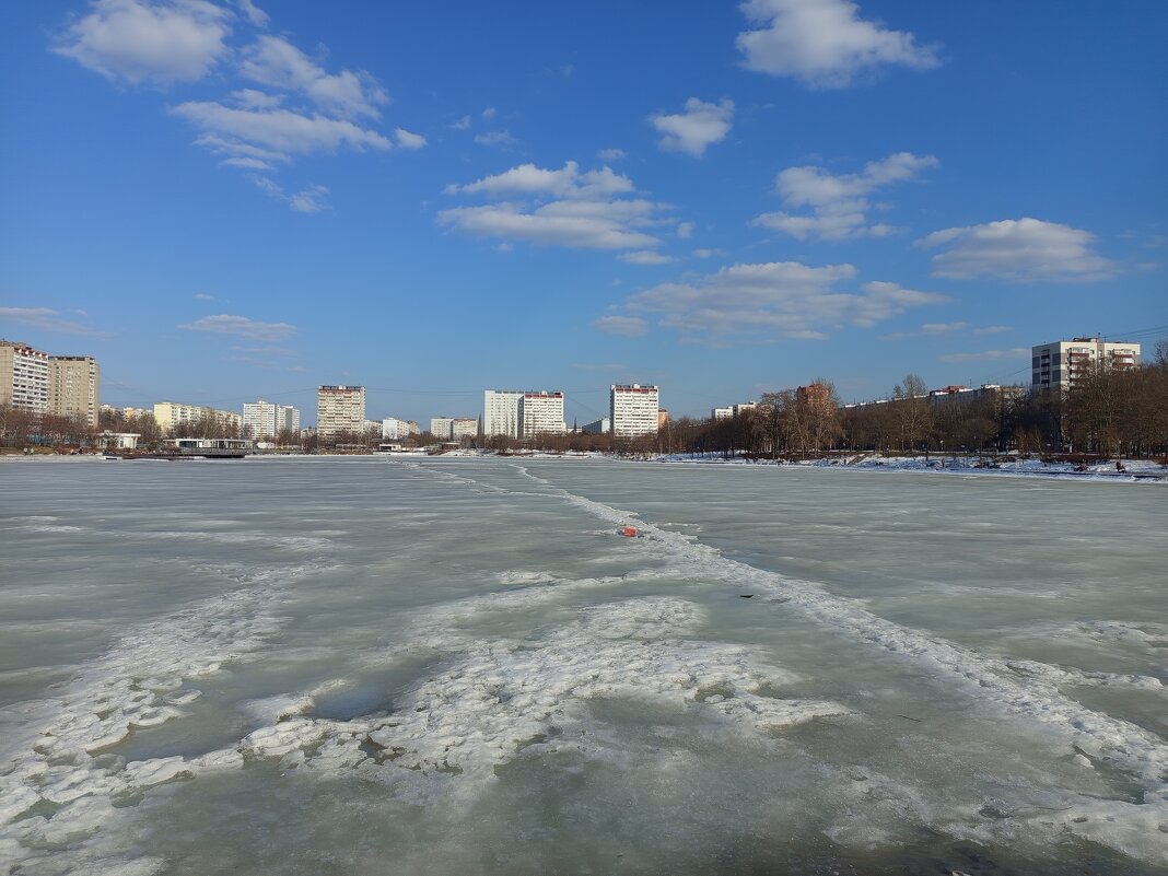 * * * - Андрей Лукьянов