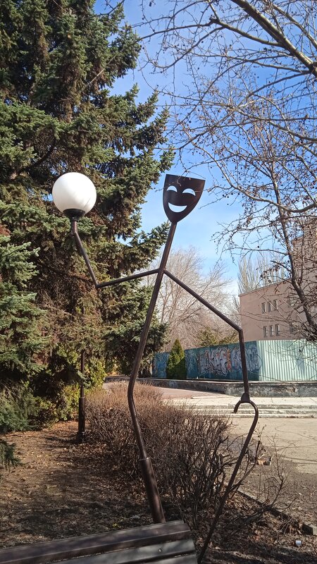 у театра - Елена Шаламова