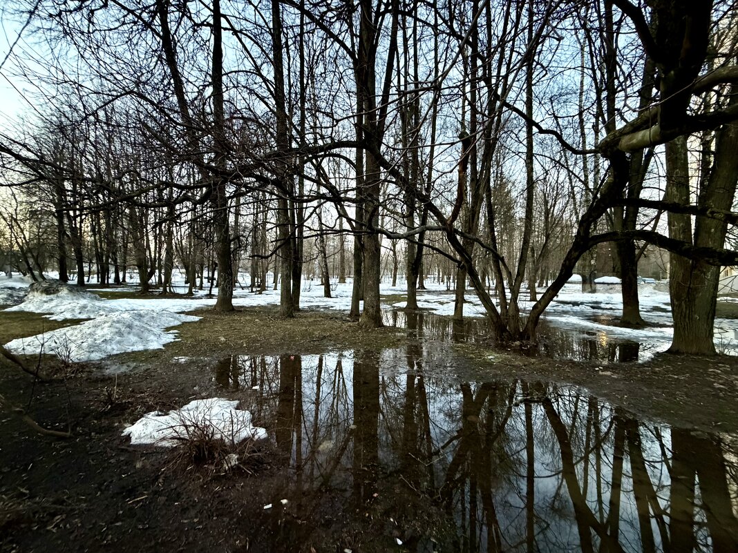 В городе март… - Любовь 