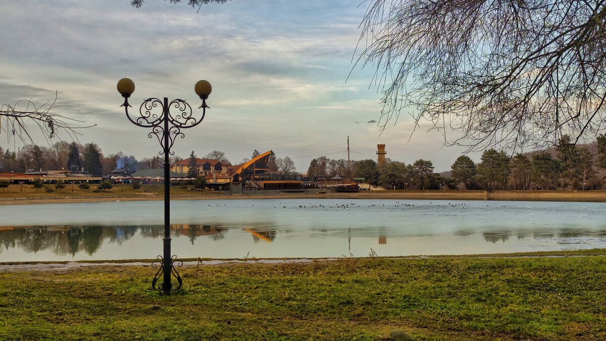 На озере - Мариша Тим