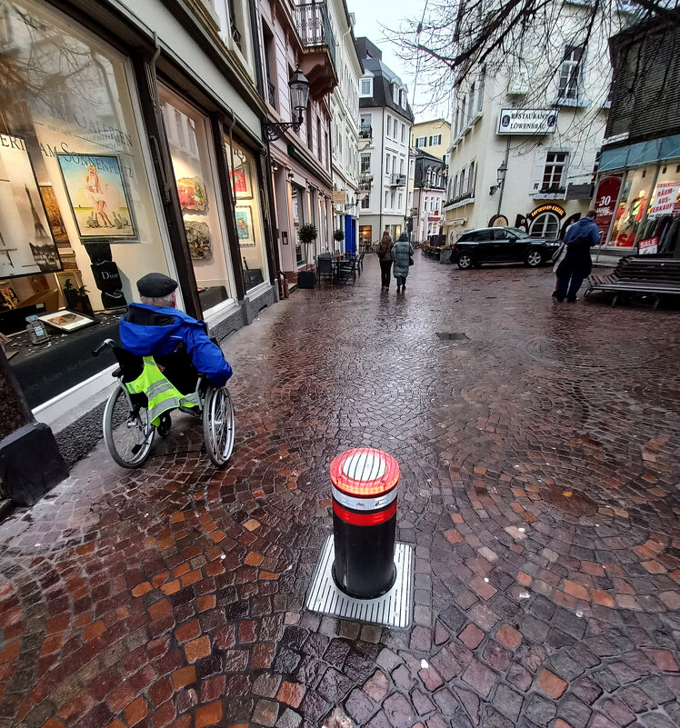 На улицах  Баден-Бадена - Сергей Порфирьев