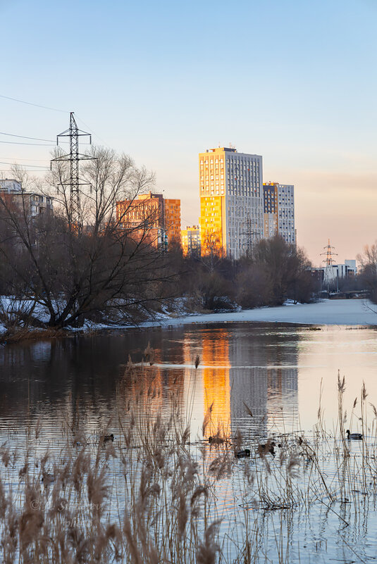 Вечернее отражение в реке - Александр Синдерёв