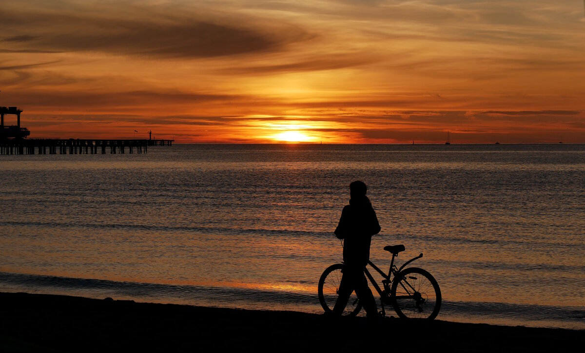 Любое путешествие начинается с первого шага. - Alexey YakovLev